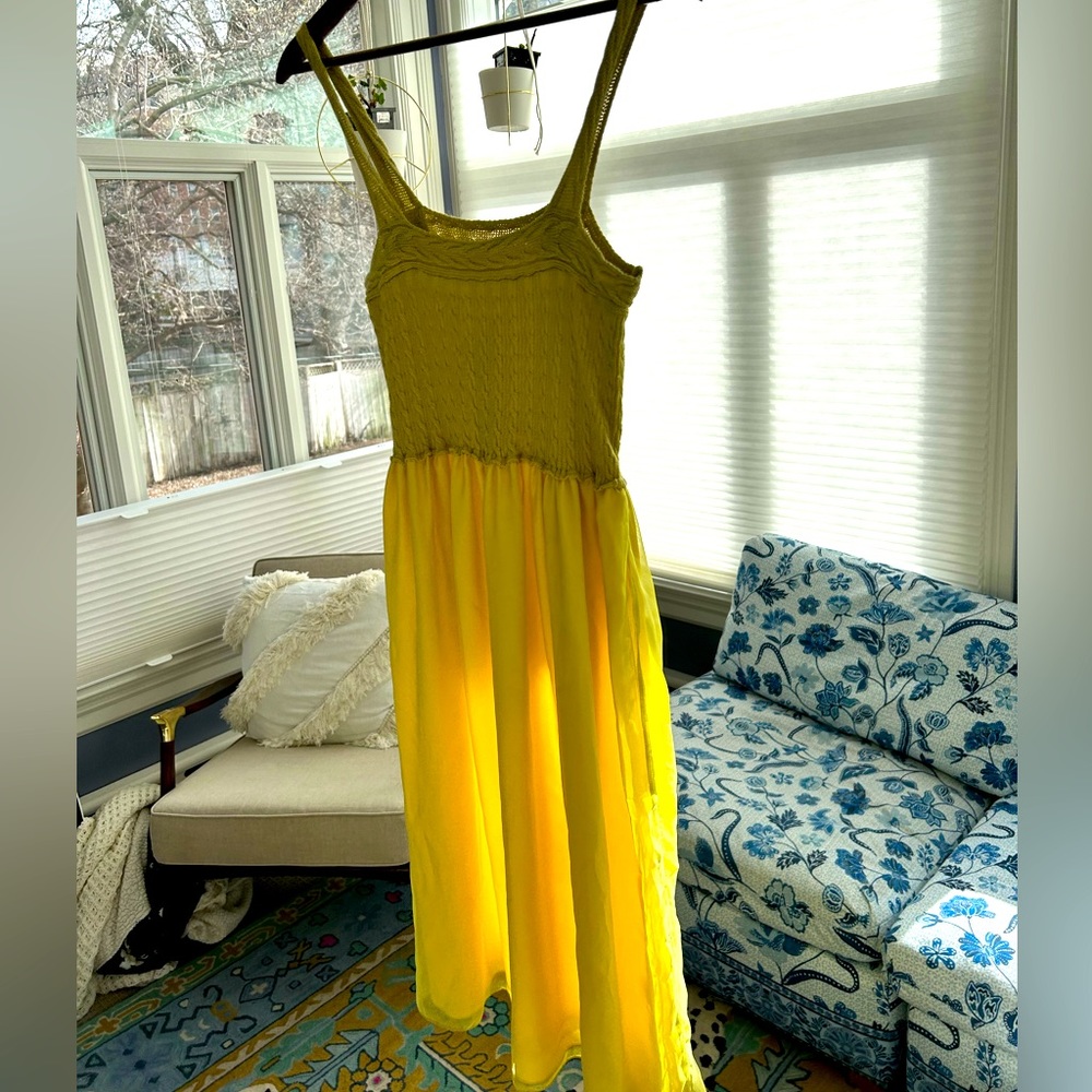 Muted yellow boutique midi dress, size L.